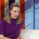 Pretnje Nataši Jeremić ispred zgrade u kojoj živi 1