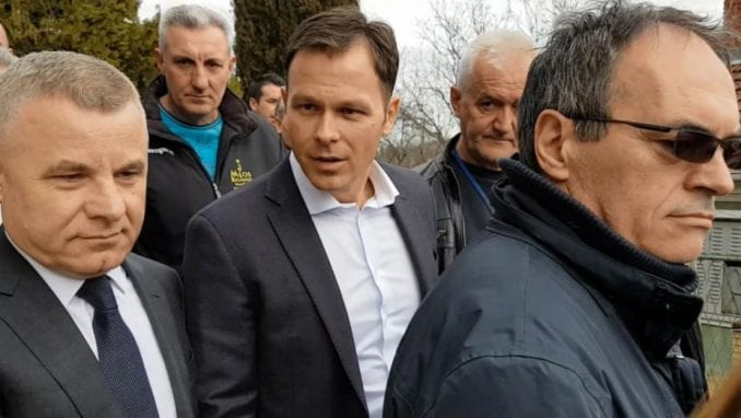 Mali na pitanje o ostavci: Hvala, doviđenja 1