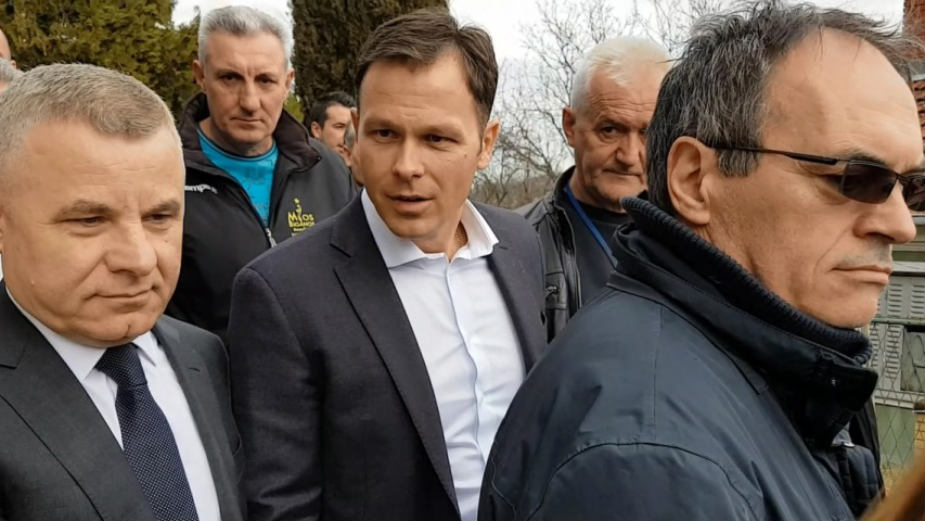 Mali na pitanje o ostavci: Hvala, doviđenja 1