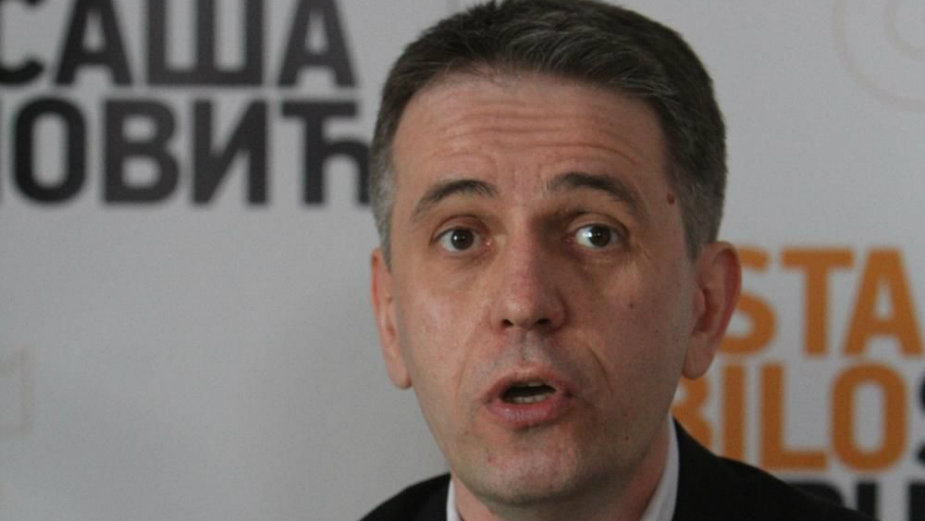 U Kladovu jajima gađali Sašu Radulovića 1