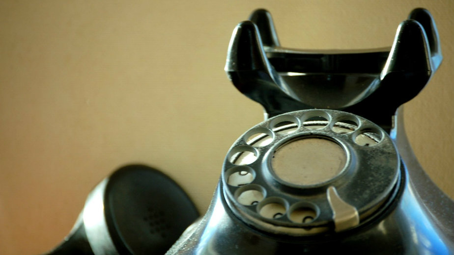 Na današnji dan je zazvonio prvi telefon 1