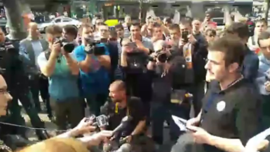 Novi protest Drugog kruga ispred Informera (VIDEO) 1
