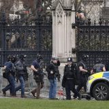 Još dvoje uhapšeno zbog napada u Londonu 6