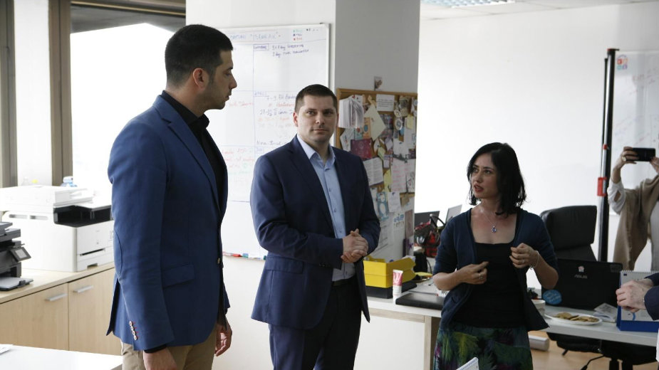 Obrazovanje i zaposlenje najviše tište mlade 1