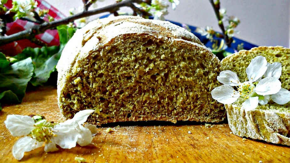 Recept nedelje: Prolećni hleb ili hleb od zelja 1