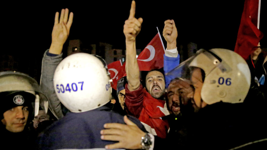 Erdogan: Uvedite sankcije banana republici 1