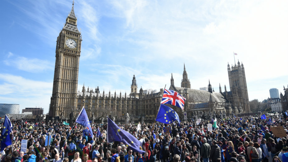 Hiljade ljudi na maršu u Londonu protiv izlaska iz EU 1