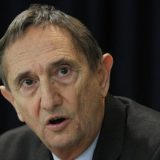 Vlada najteže probleme ne sme da gura u stranu 6