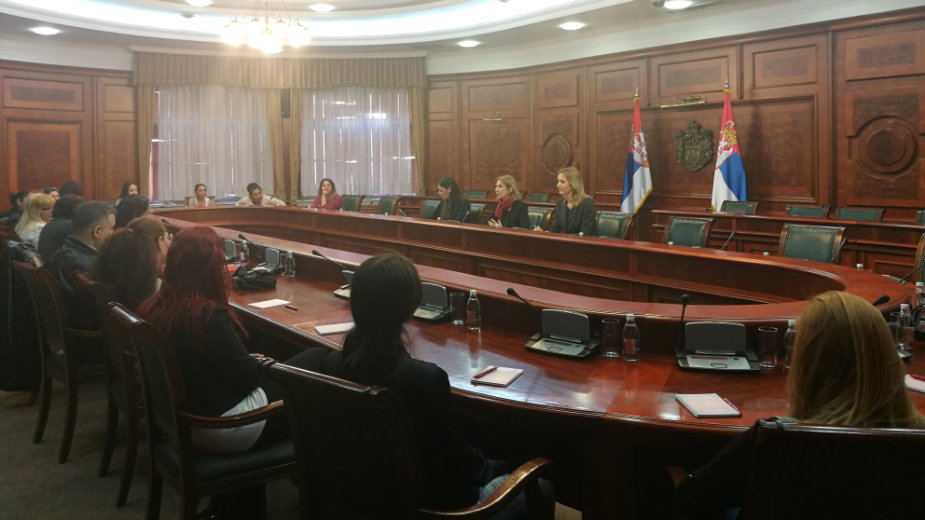 Ohrabriti Romkinje da se školuju 1 Ohrabriti Romkinje da se školuju 1