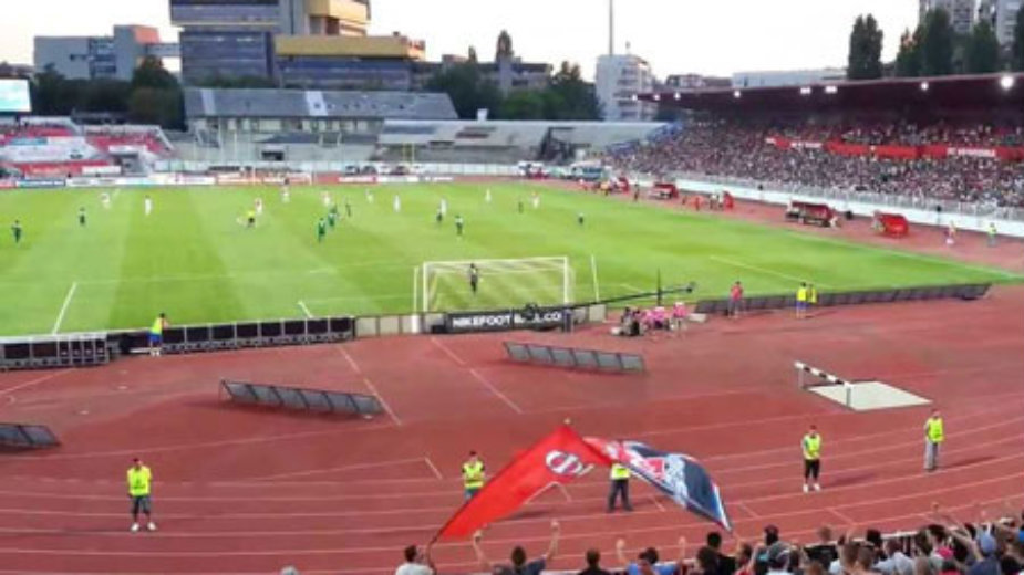 Policajci ponižavali fotoreportere 1