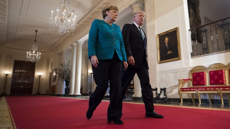 Tramp i Merkel o NATO 2