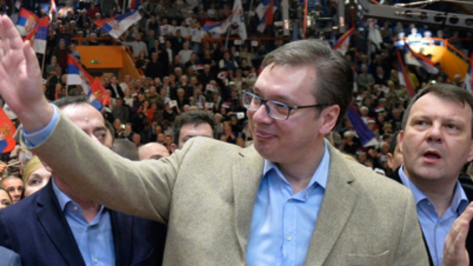 Ognjen Radonjić: Vučić je pustio i prigrlio kosture iz ormana, sravnivši institucije 2 Ognjen Radonjić: Vučić je pustio i prigrlio kosture iz ormana, sravnivši institucije 2