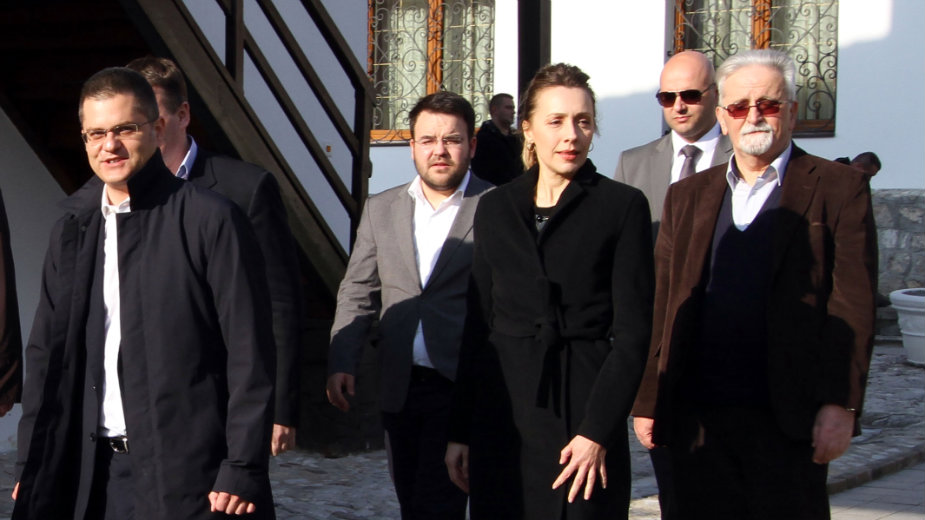 Jeremić: Pogubna spoljna politika Vučićeve vlade 1