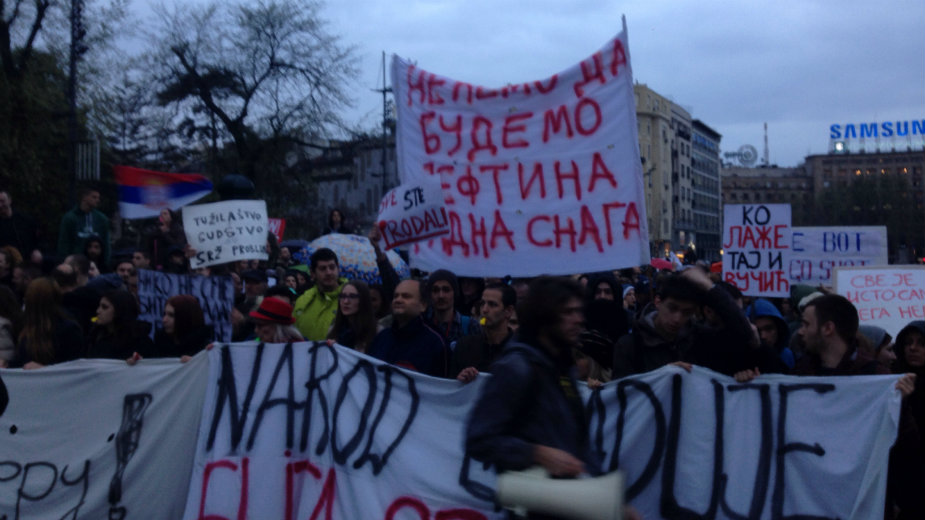 Završen peti protest, novi sutra u 12 sati (VIDEO) 1