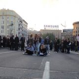 Završen Protest protiv diktature, performans ispred Informera (VIDEO) 8
