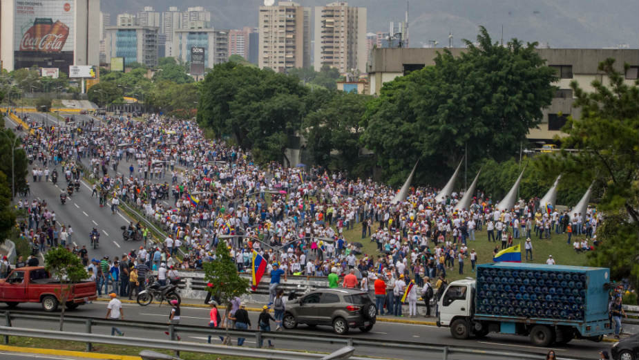 U demonstracijama u Karakasu poginulo najmanje 12 osoba 1