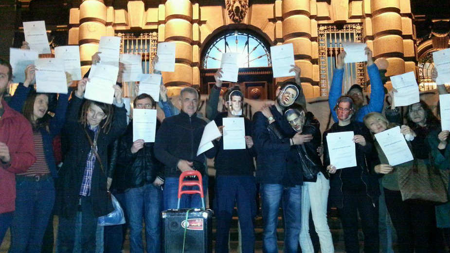 Završen 19. Protest protiv diktature, novo okupljanje ispred SANU (VIDEO) 3 Završen 19. Protest protiv diktature, novo okupljanje ispred SANU (VIDEO) 3