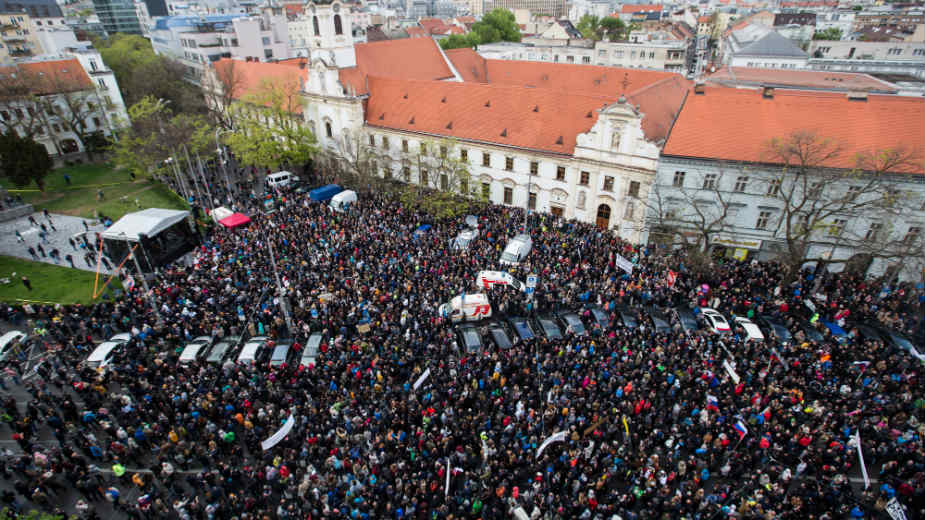 Hiljade građana Slovačke protestovalo protiv korupcije 1
