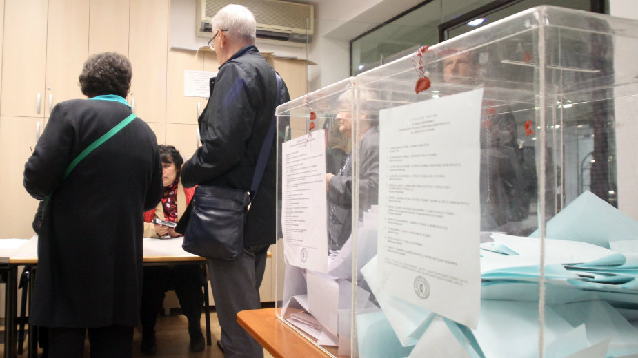 RIK poništio izbore na dva biračka mesta 1