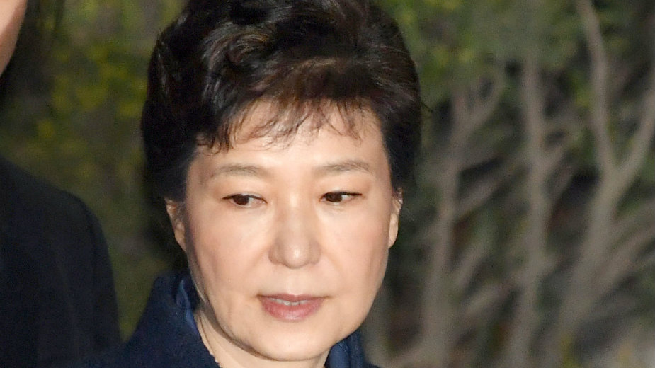 Park Geun Hje: Od palate do samice 1