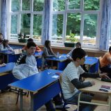 Nenastavno osoblje u školama i dalje na minimalcu 3