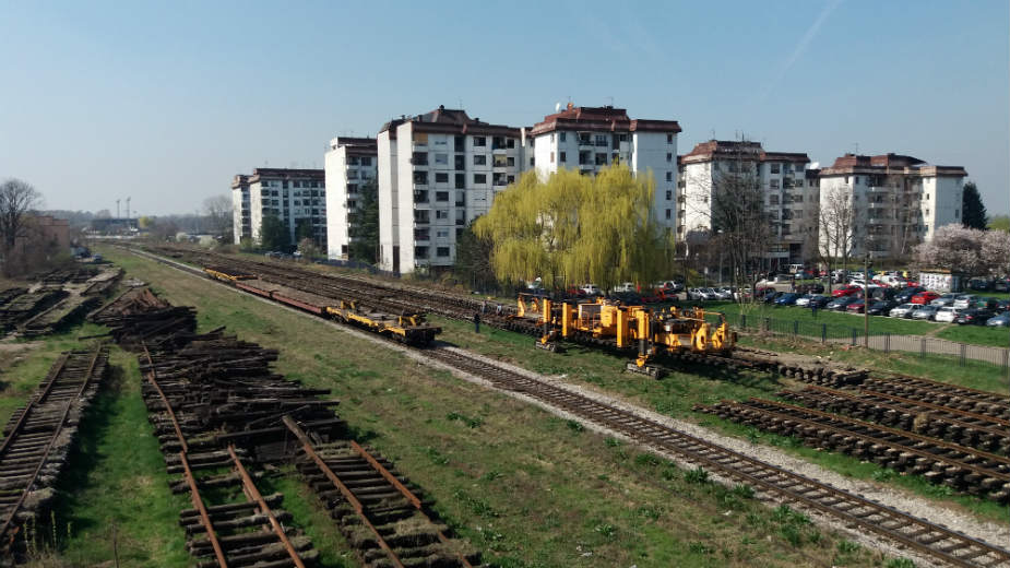 Otpad iz "Beograda na vodi" pravo pod prozor 1