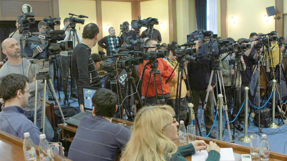 Novac samo glasilima bliskim SNS 1