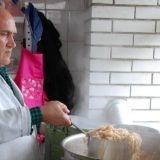 Moraju da rade za socijalnu pomoć - efekti mere nepoznati 3