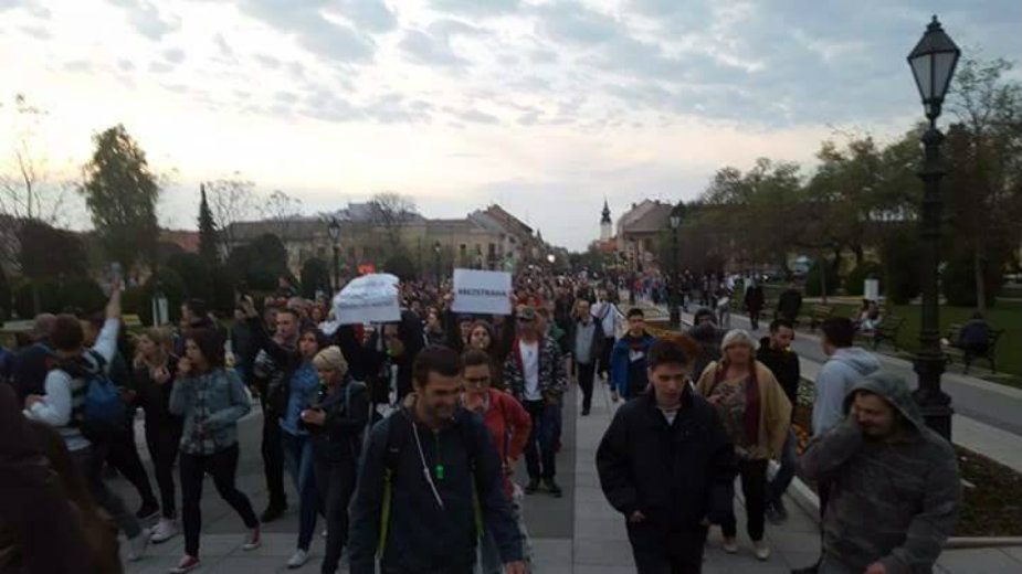 Protesti protiv vlasti u 15 gradova Srbije (VIDEO) 3