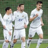 Tri kluba bore se za plej-of 1