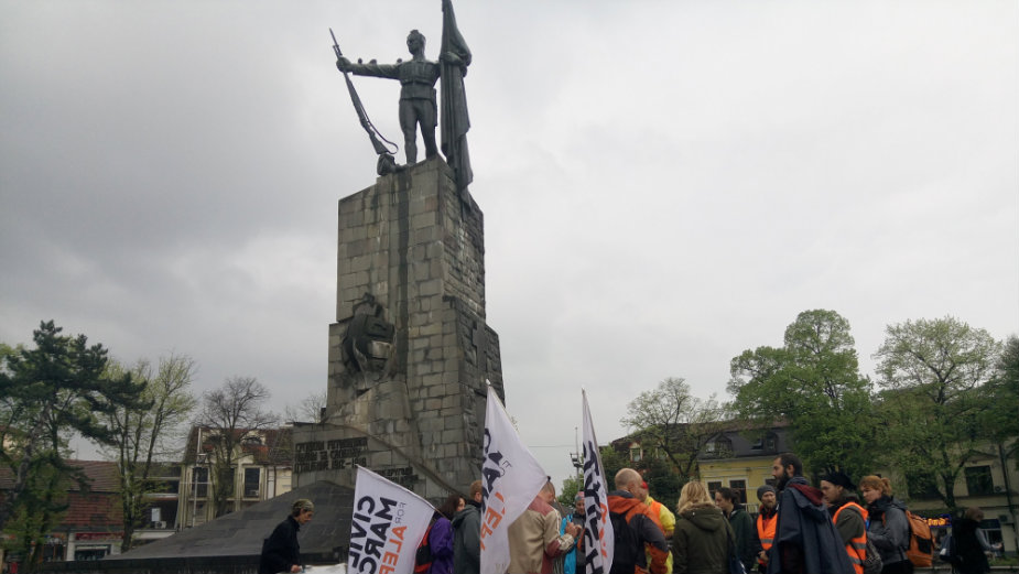 Civili za civile, ruku pod ruku 1