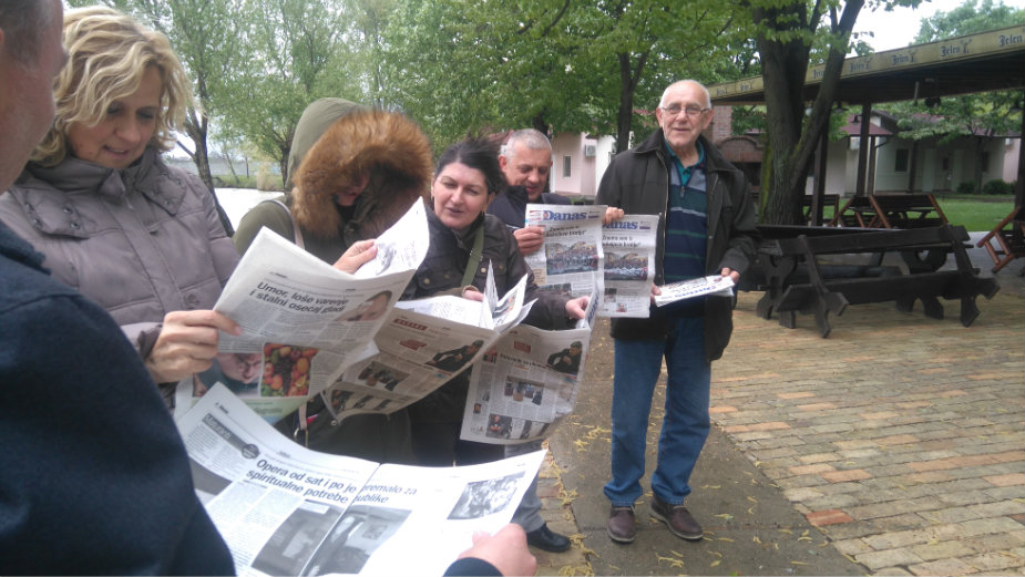 Novinari iz Srbije i Hrvatske u voćnjaku Delta agrara 1