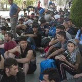 Deo migranata iz Šida biće premešten u druge gradove 8