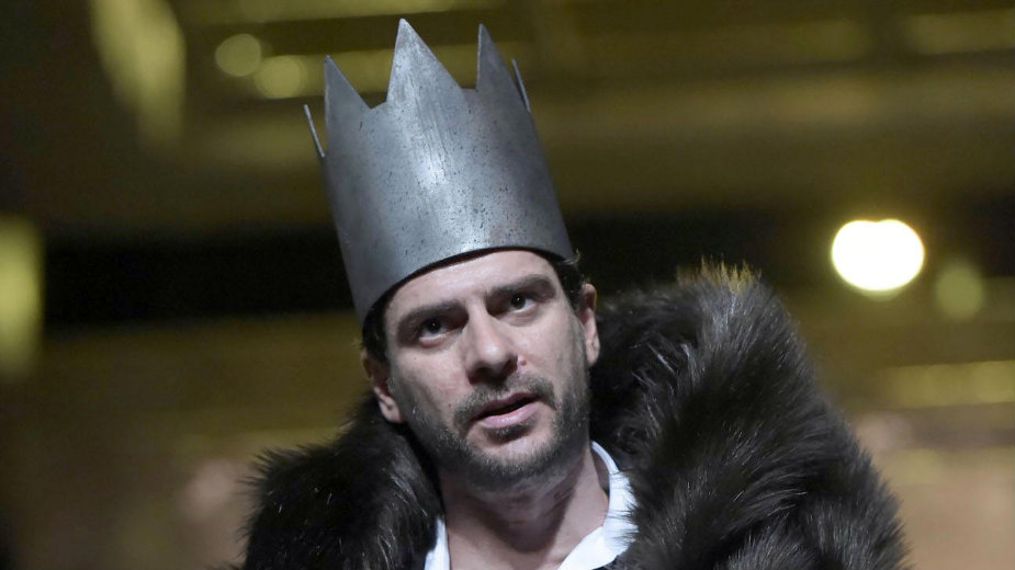 Korektno, suviše korektno 1