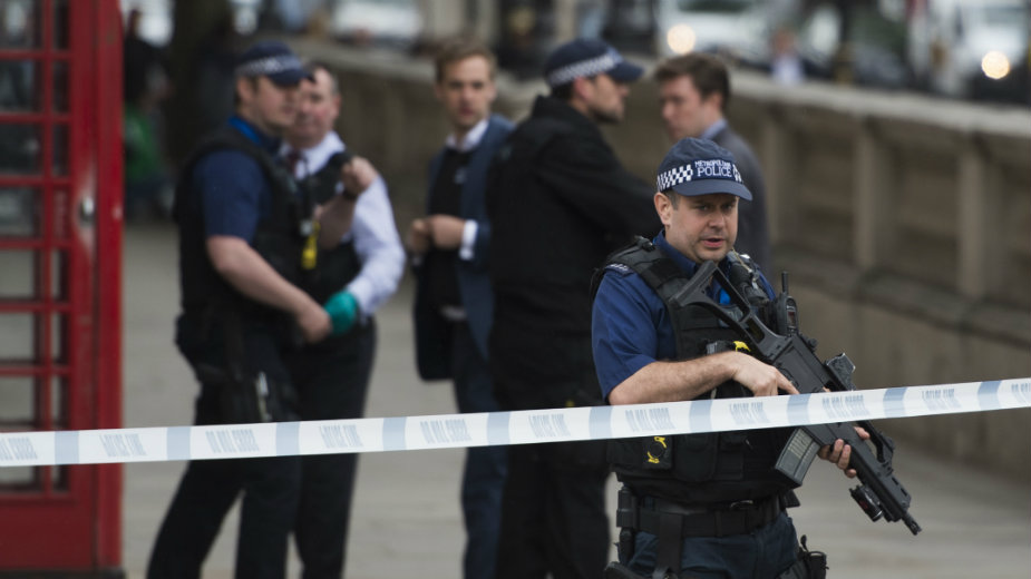 Ranjena žena u akciji policije u Londonu, uhapšeno šestoro 1