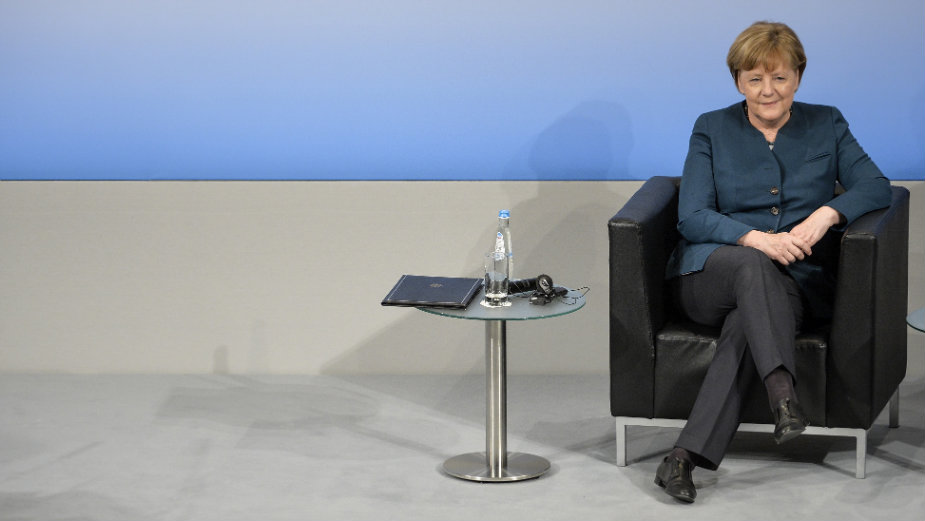 Merkelova savetovala izbeglice da se nasele u selima 1