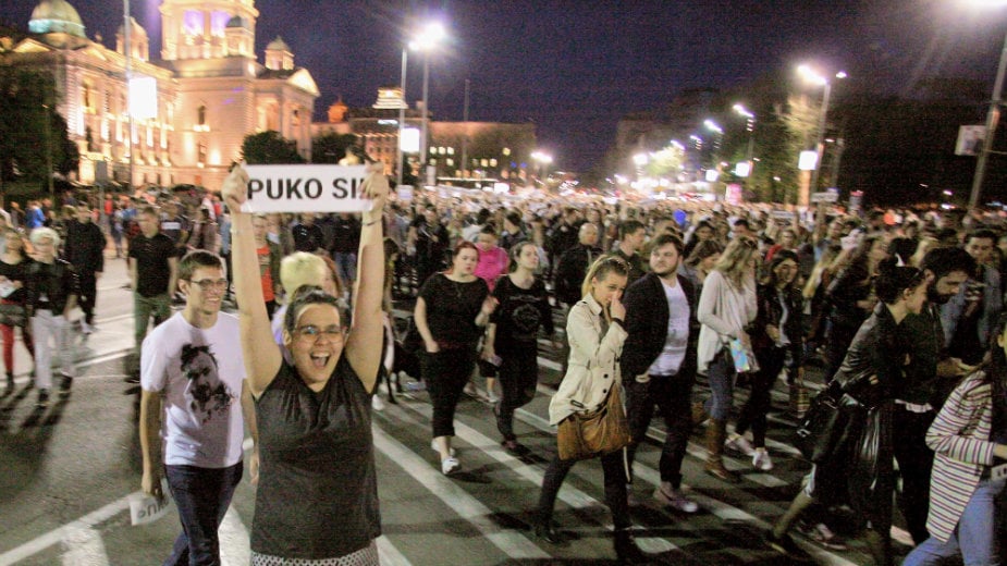 Više od 10.000 mladih protestuje protiv diktature 1