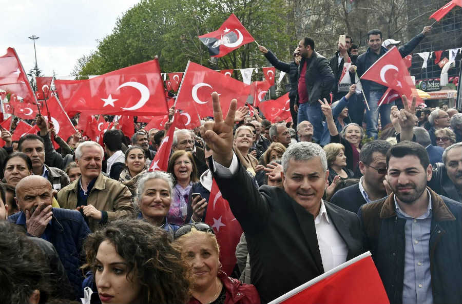 Troje mrtvih na biračkom mestu na referendumu u Turskoj 2