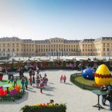 Uskršnji bazar ispred Šenbruna 8