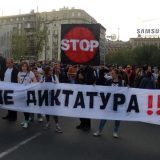 Dan 24: Građani blokirali prilaz zgradi RTS (VIDEO) 7