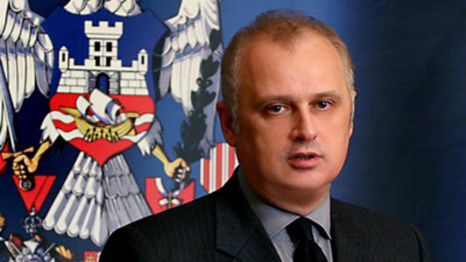 Vesić: Čestitka pozorištancu "Puž" 1 Vesić: Čestitka pozorištancu "Puž" 1