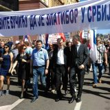 Zaigrali užičko kolo ispred Vlade 8