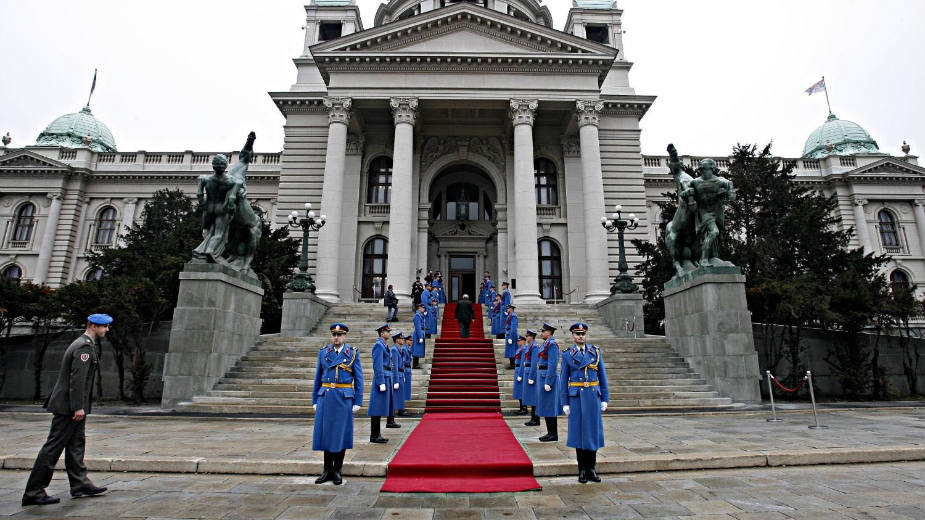 Zakon o poreklu imovine daleko od poslanika 1