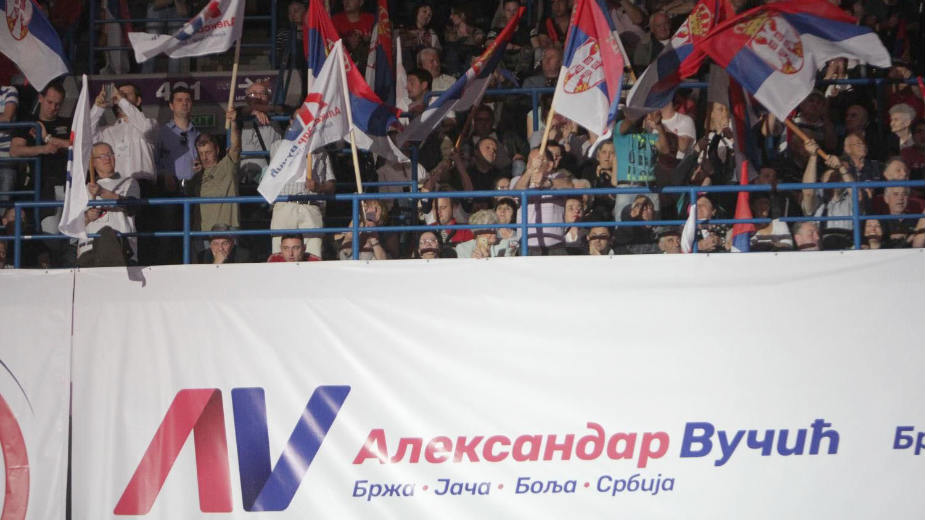 SNS podelila uputstvo pristalicama za skandiranje Vučiću 1
