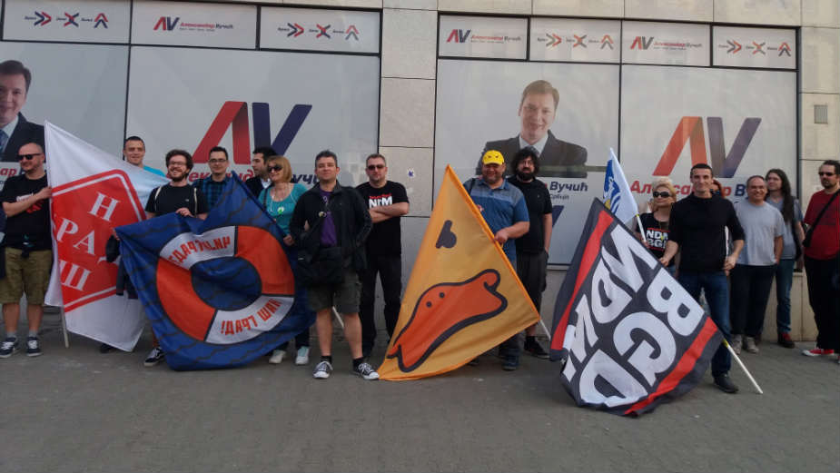 "Patkaroše" ispratio Mali, a stigli do Vučića 1 "Patkaroše" ispratio Mali, a stigli do Vučića 1