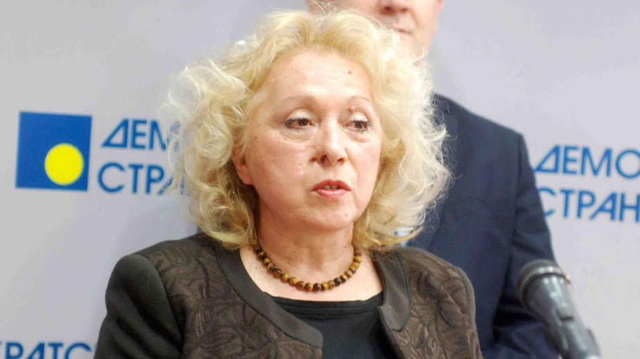 Vlast rehabilituje svoje ideje 1