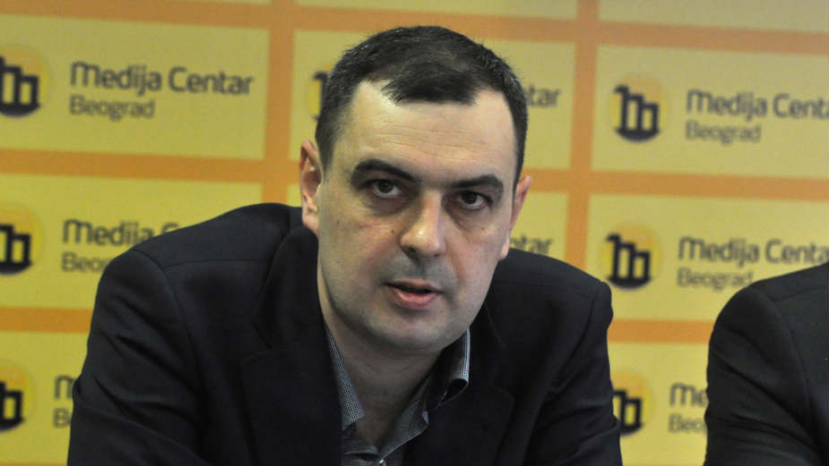 Glasaću za tebe ako mi zaposliš snajku 1