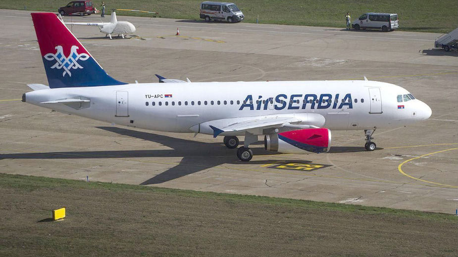 Er Srbija: Prvi let sa ženskom posadom 1
