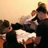 Vlasti nas teraju da se "bavimo sobom" 12