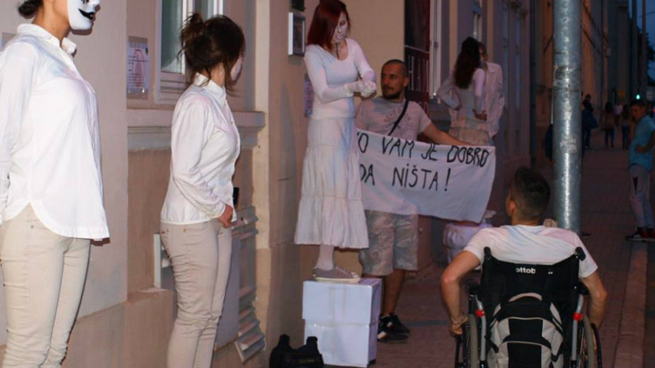 Protest na Noći muzeja - "Ako vam je dobro onda ništa" 1